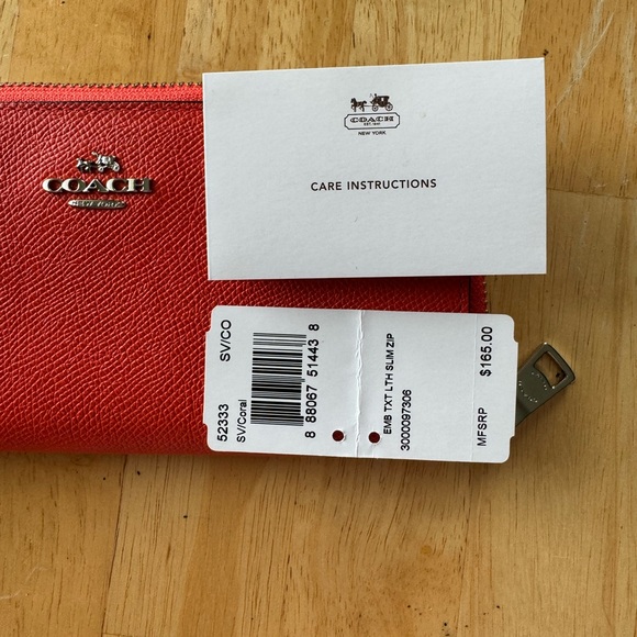 Coach travel wallet -scarlett in color - brand new - Picture 12 of 12